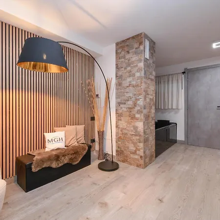 Mgh Luxury- Romantic & Relax